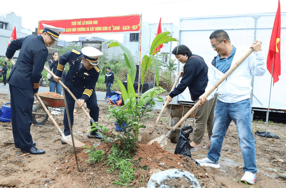 Vùng 3 Hải quân hưởng ứng Đề án “Trồng một tỷ cây xanh”
