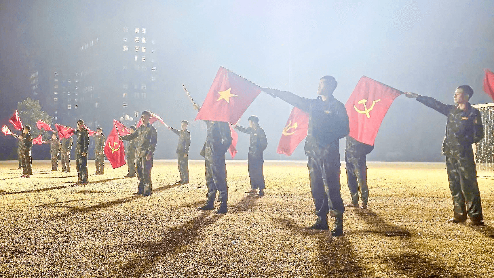 Trường Sĩ quan Chính trị sôi nổi các hoạt động chào mừng Ngày thành lập Quân đội nhân dân
