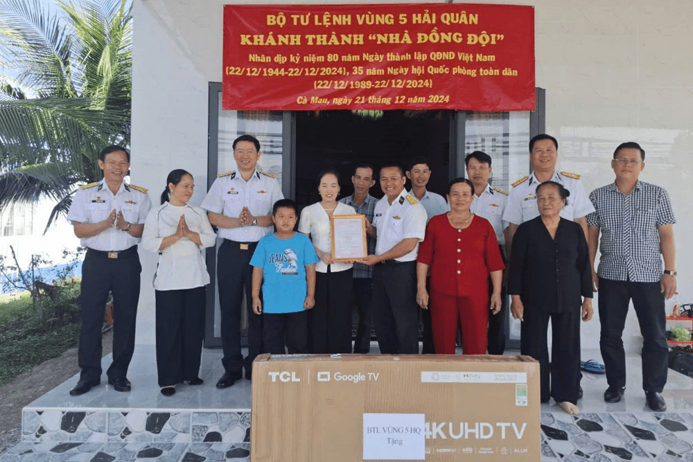 Ngôi nhà ấm áp tình đồng đội