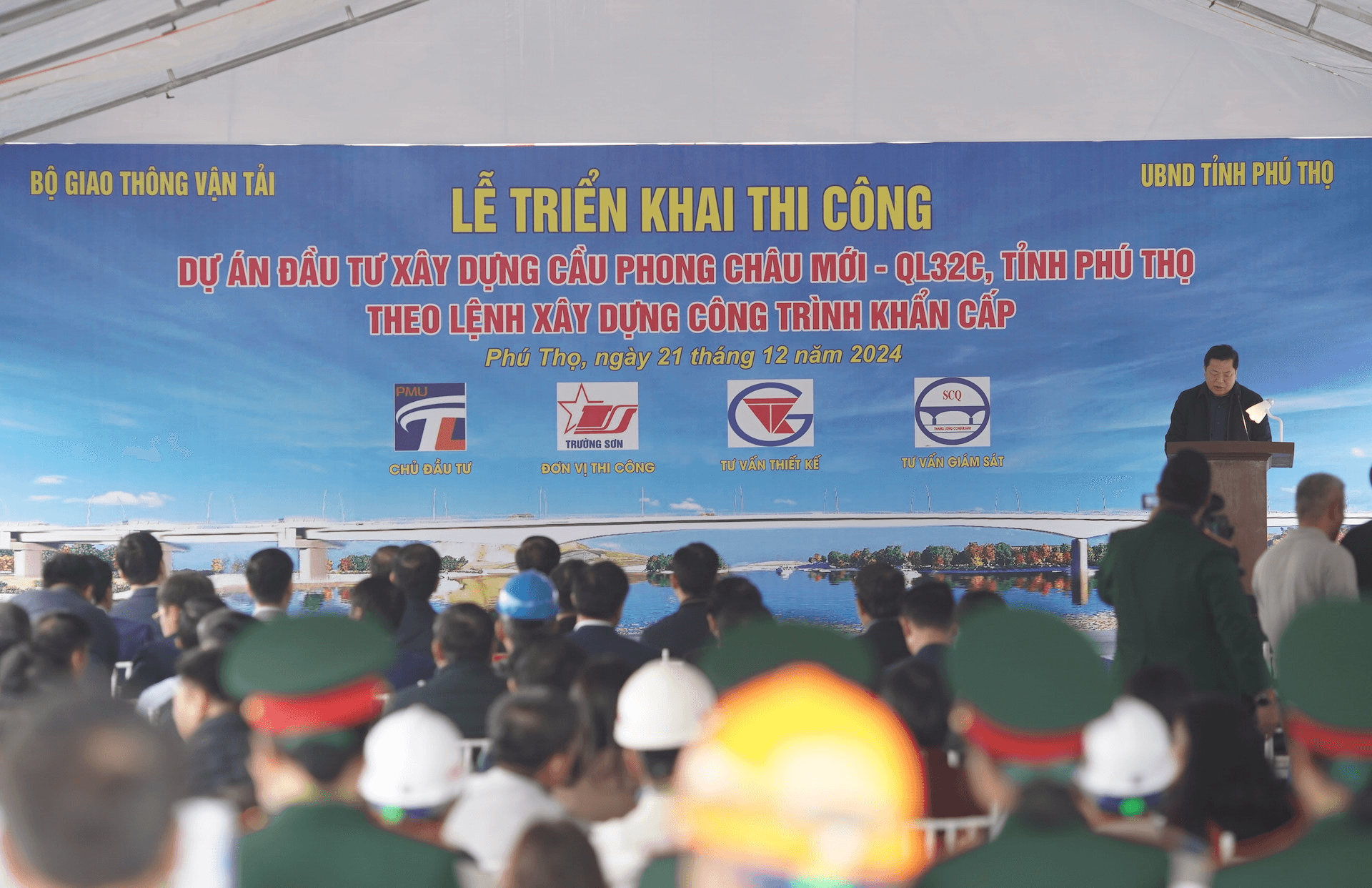Triển khai thi công xây dựng cầu Phong Châu mới theo lệnh khẩn cấp