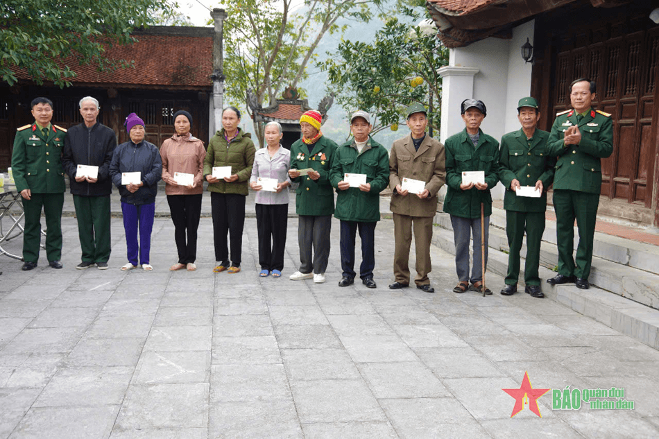 Sư đoàn 390 (Quân đoàn 12) về nguồn tri ân các đối tượng chính sách
