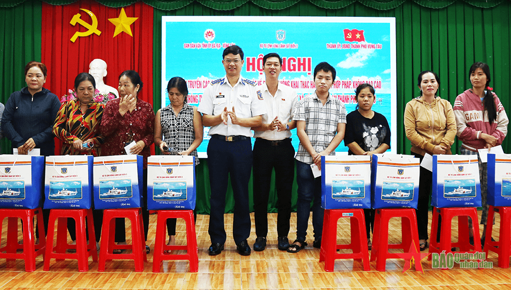 Vùng Cảnh sát biển 3 tuyên truyền pháp luật cho nhân dân