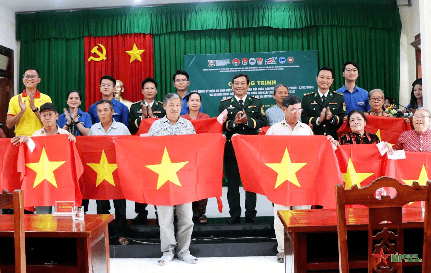 TP Hồ Chí Minh: Nhiều hoạt động an sinh xã hội trên tuyến biên giới biển Cần Giờ