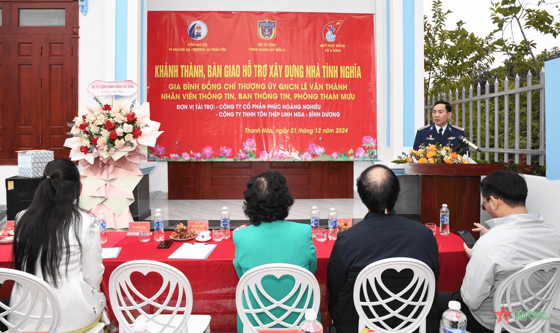 Quỹ học bổng Vừ A Dính hỗ trợ nhà tình nghĩa giúp gia đình quân nhân Cảnh sát biển