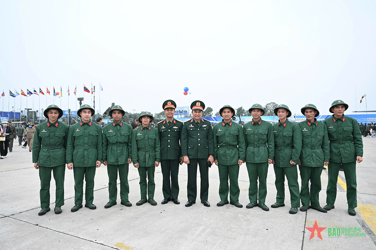 Thượng tướng Phùng Sĩ Tấn: Xúc động trước tình cảm người dân dành cho quân đội