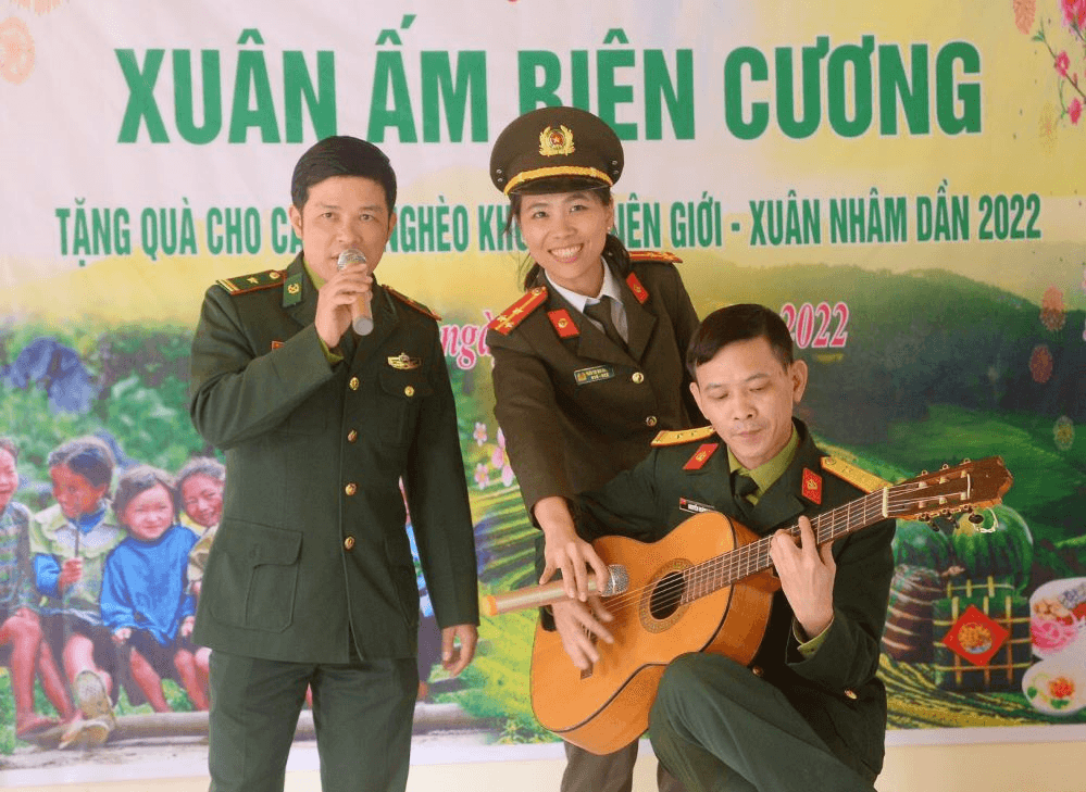 Gác tay trống, cầm đàn sáng tác