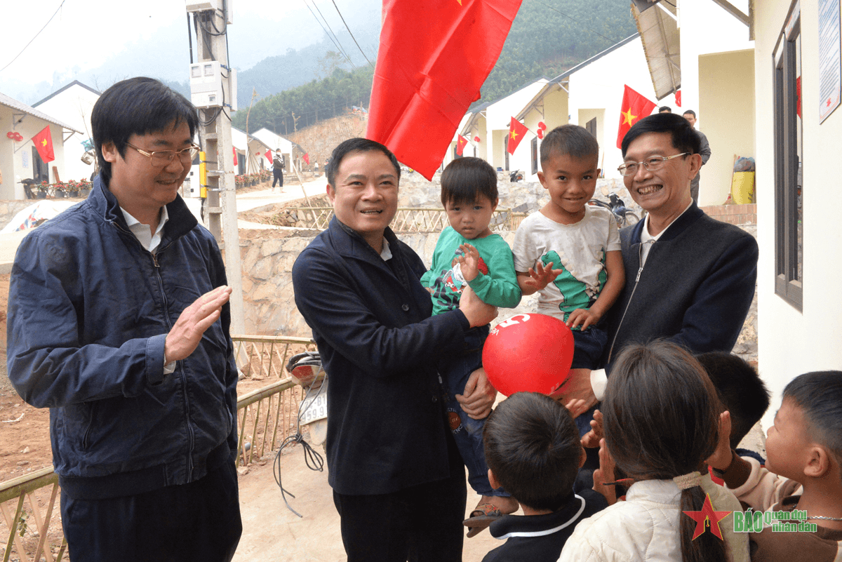 Nắng mới ở thôn Kho Vàng