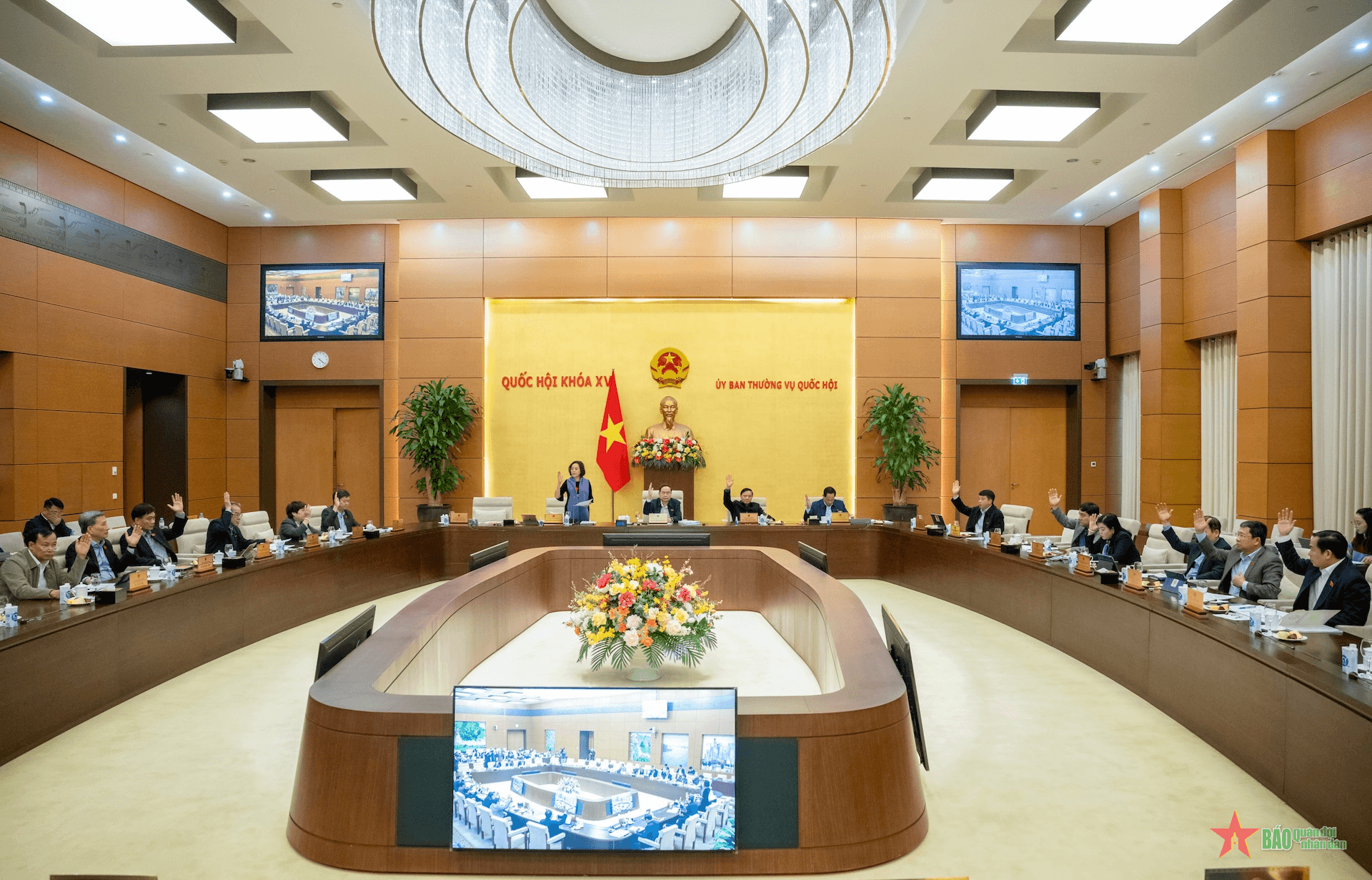 Cho phép kéo dài thời gian thực hiện chi phí quản lý bảo hiểm xã hội, bảo hiểm thất nghiệp