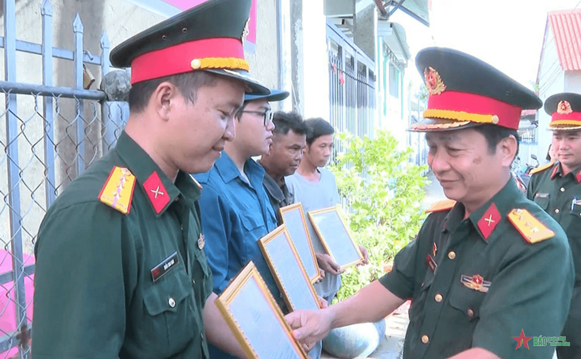 Bình Phước bàn giao 4 nhà đại đoàn kết tặng quân nhân, dân quân, người dân khó khăn