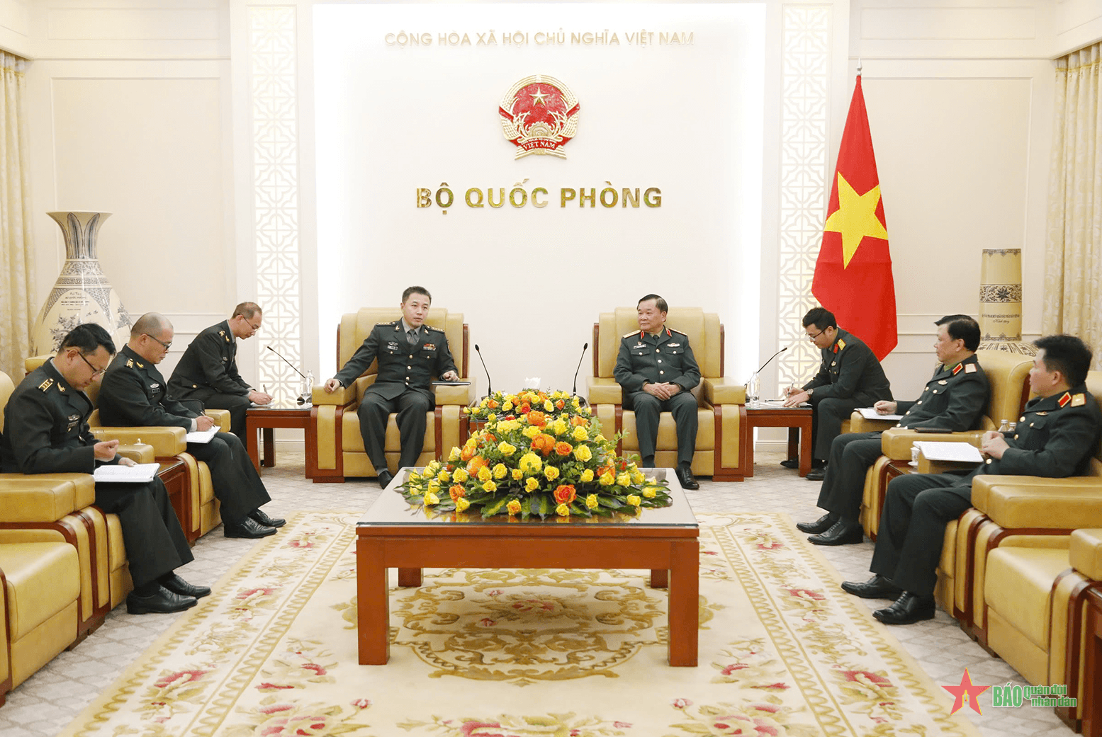 Thượng tướng Hoàng Xuân Chiến tiếp Tùy viên Quốc phòng Trung Quốc