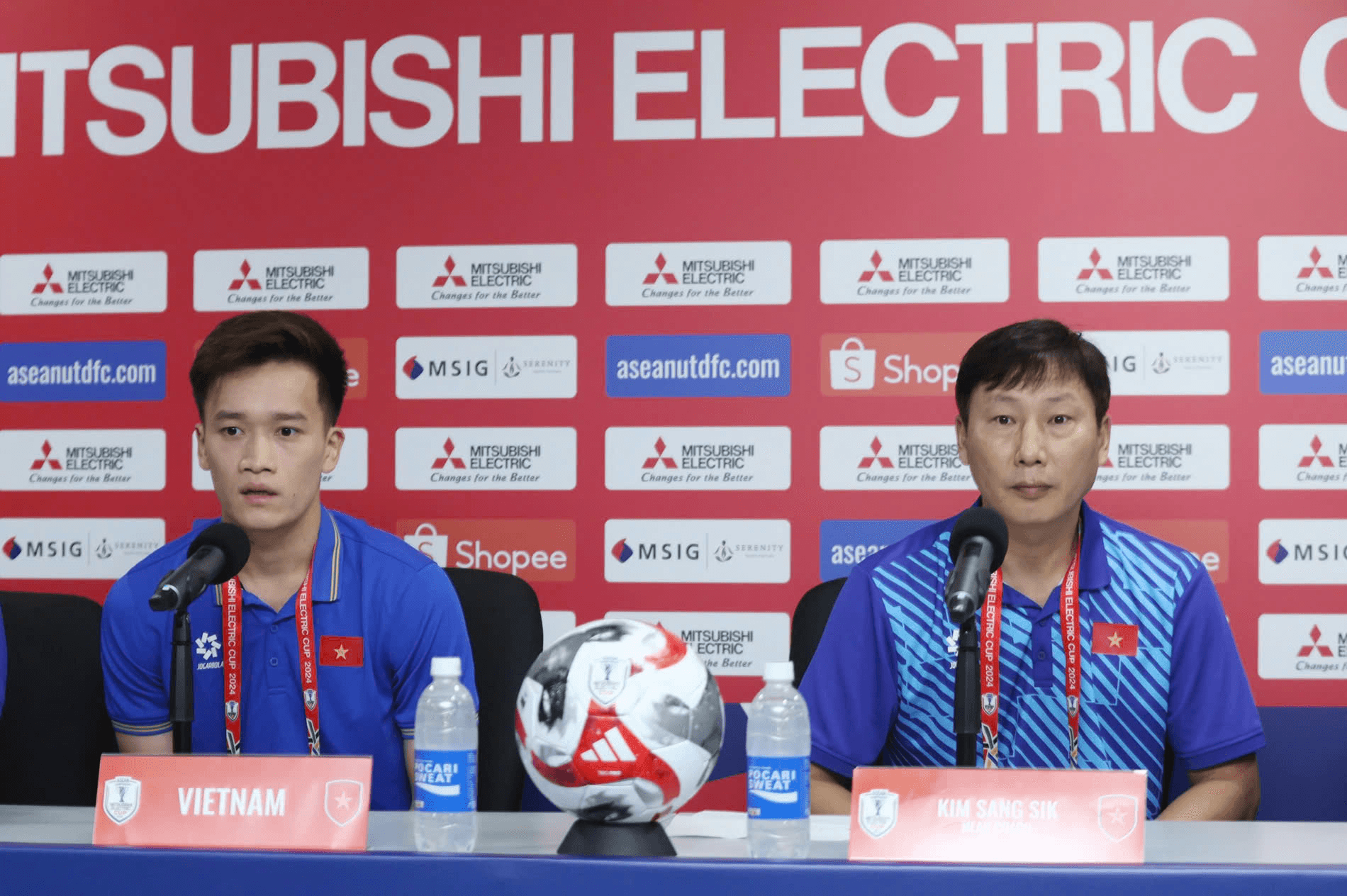 HLV Kim Sang-sik: “Nguyễn Xuân Son đang bị áp lực rất lớn”
