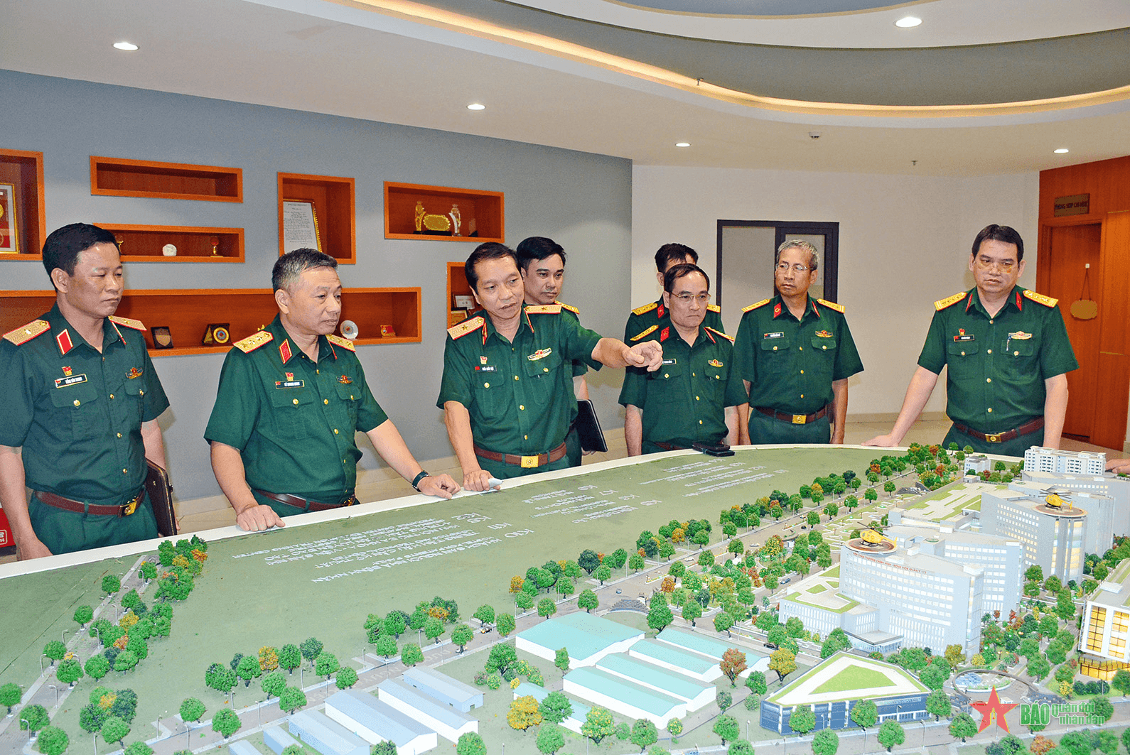 Thượng tướng Lê Quang Minh dự, chỉ đạo Hội nghị Đảng ủy Bệnh viện Quân y 175