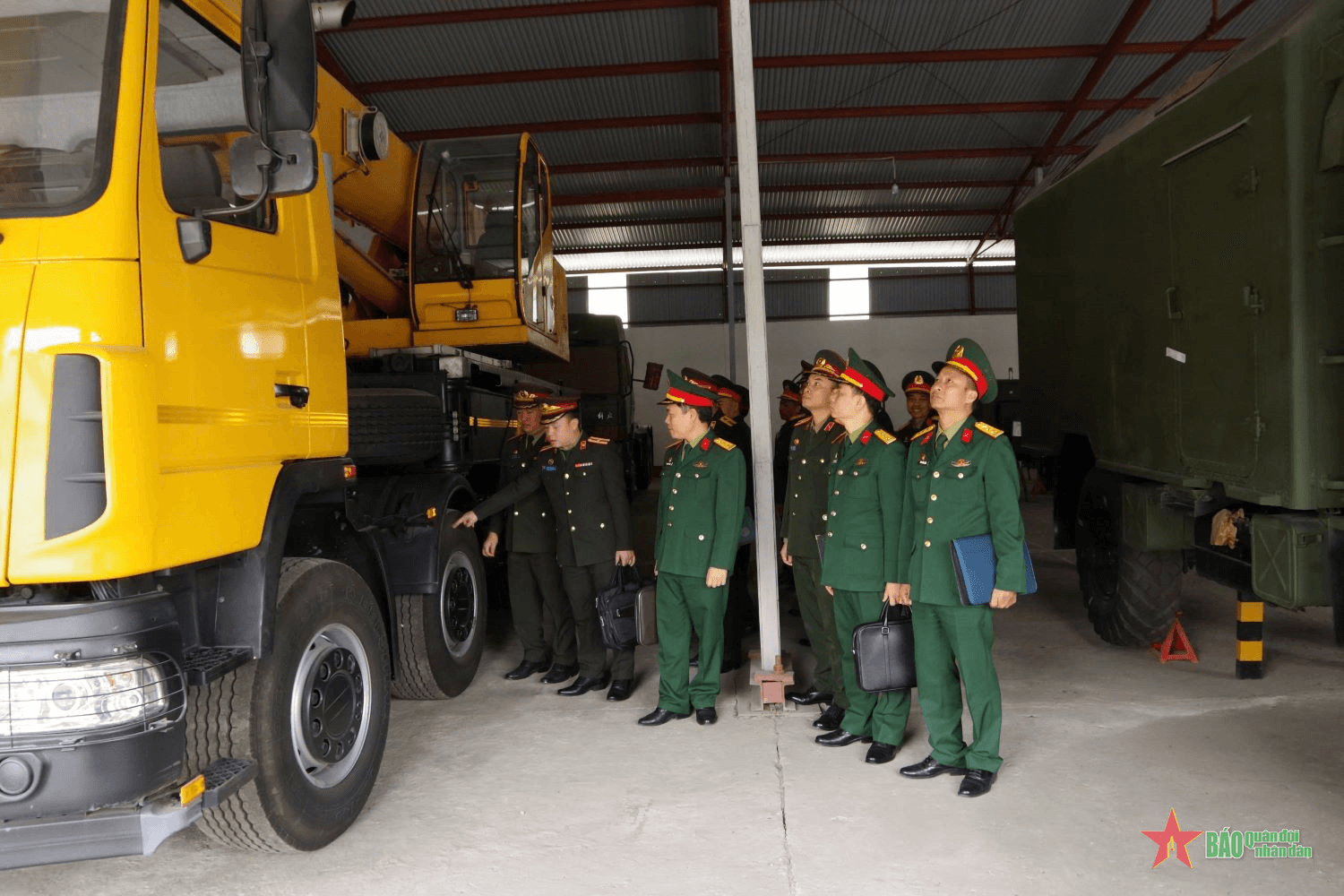 Lữ đoàn 131 tổ chức tọa đàm bảo đảm công binh Hải quân