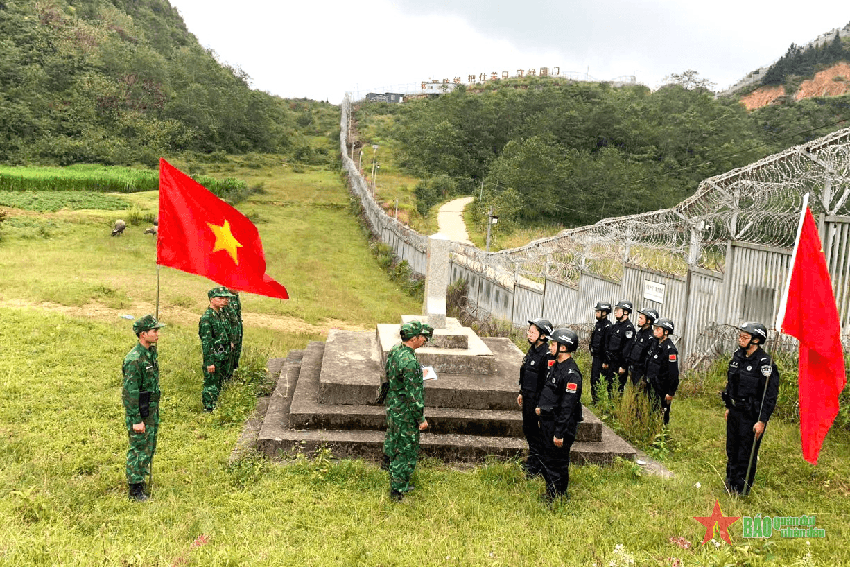 Xã Thượng Phùng (Mèo Vạc, Hà Giang) xây dựng khu vực biên giới vững mạnh, toàn diện