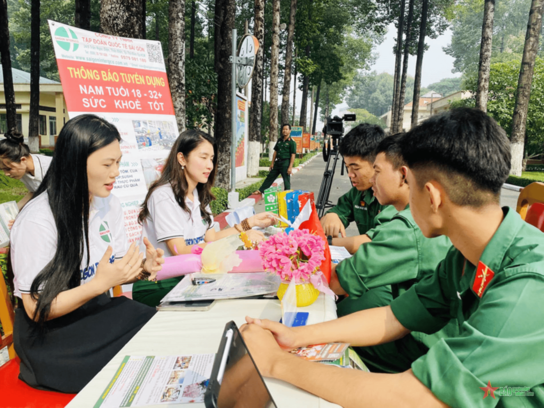 Ngày hội giới thiệu việc làm cho chiến sĩ xuất ngũ tại TP Hồ Chí Minh