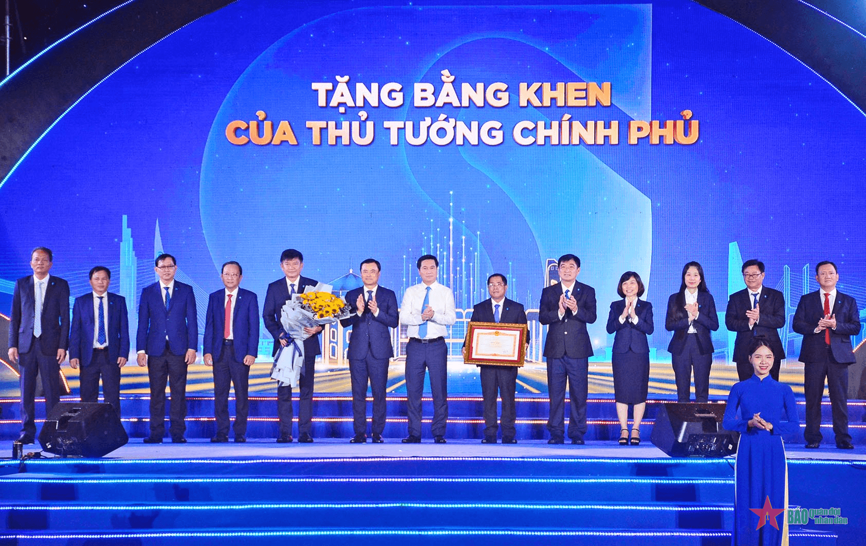 Ngành cấp nước TP Hồ Chí Minh đón nhận Bằng khen của Thủ tướng Chính phủ