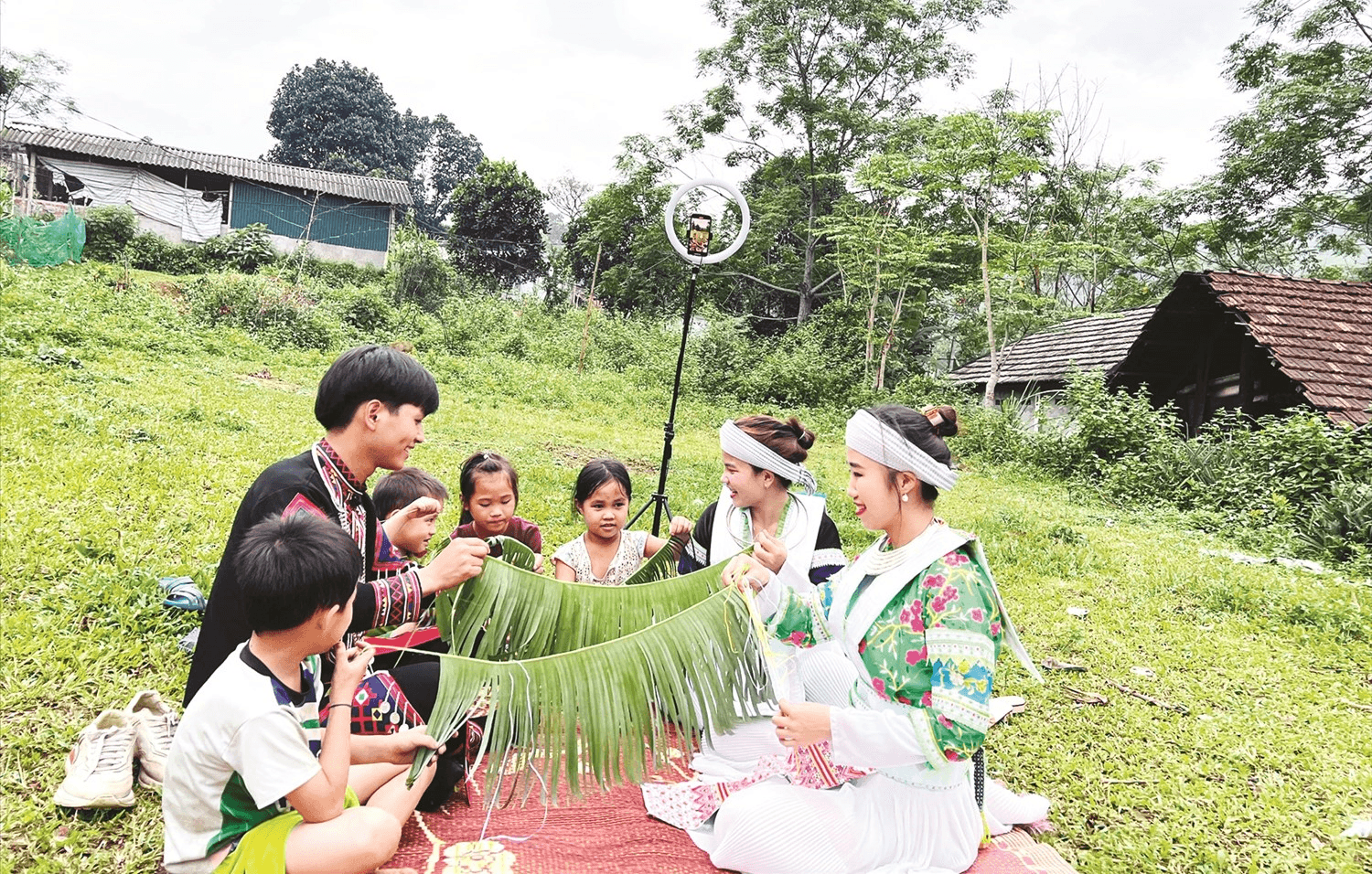 Chuyện ở bản: Mãi nhớ về bản làng