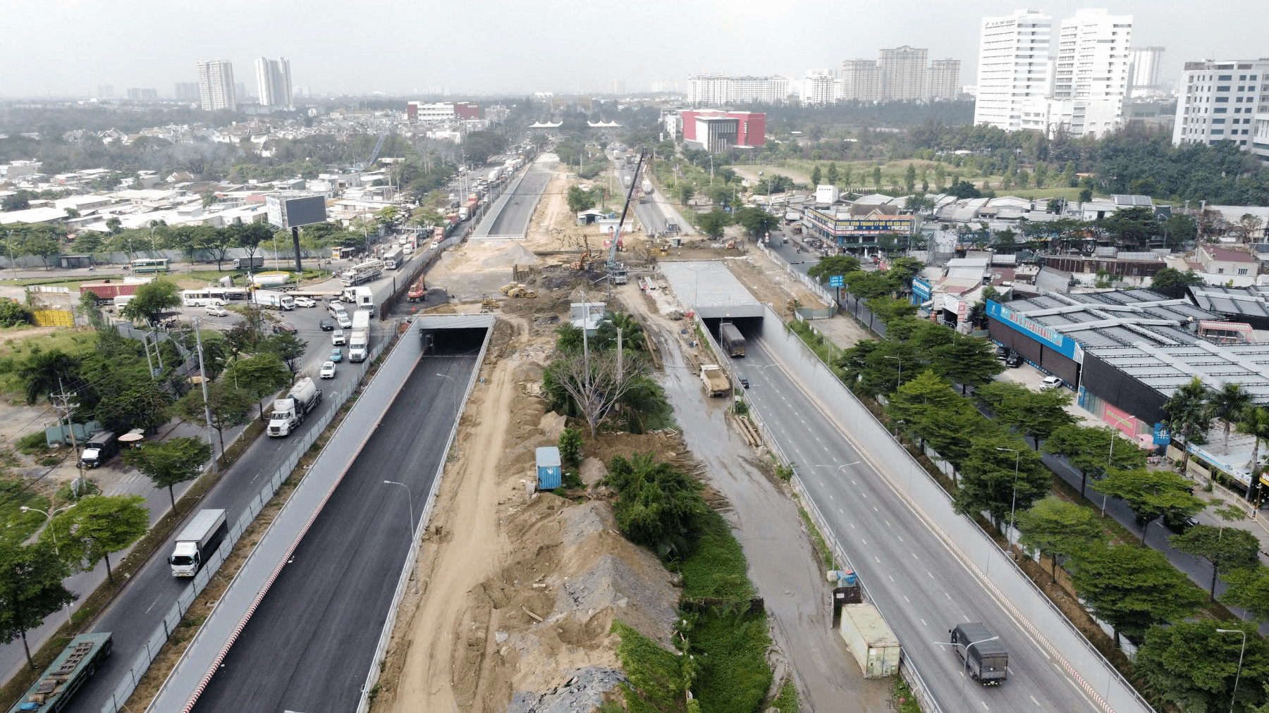 TP Hồ Chí Minh: Cận cảnh công trình Hầm chui Nguyễn Văn Linh chuẩn bị thông xe