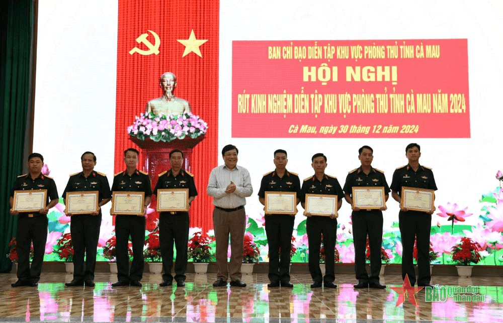 Cà Mau: Rút kinh nghiệm Diễn tập khu vực phòng thủ tỉnh năm 2024