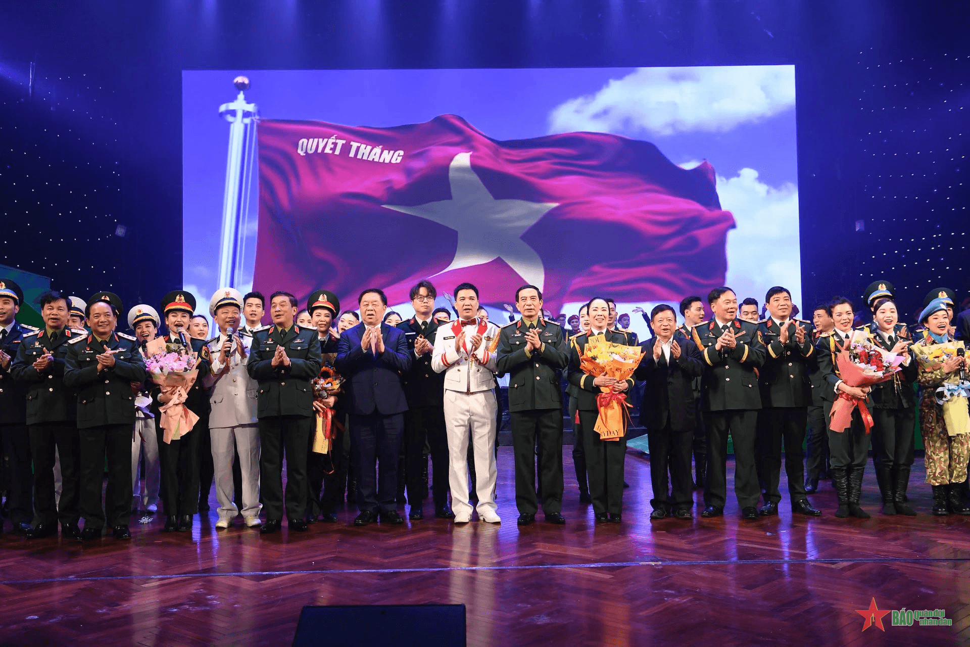 Tỏa sáng hình tượng Bộ đội Cụ Hồ trong chương trình nghệ thuật “Con đường từ trái tim”