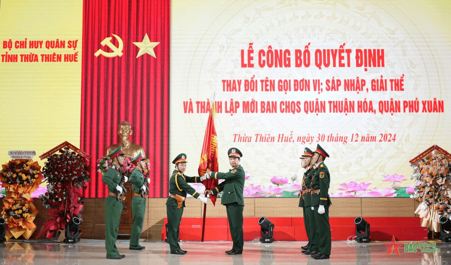 Công bố quyết định của Bộ Quốc phòng về đổi tên Bộ CHQS tỉnh Thừa Thiên Huế