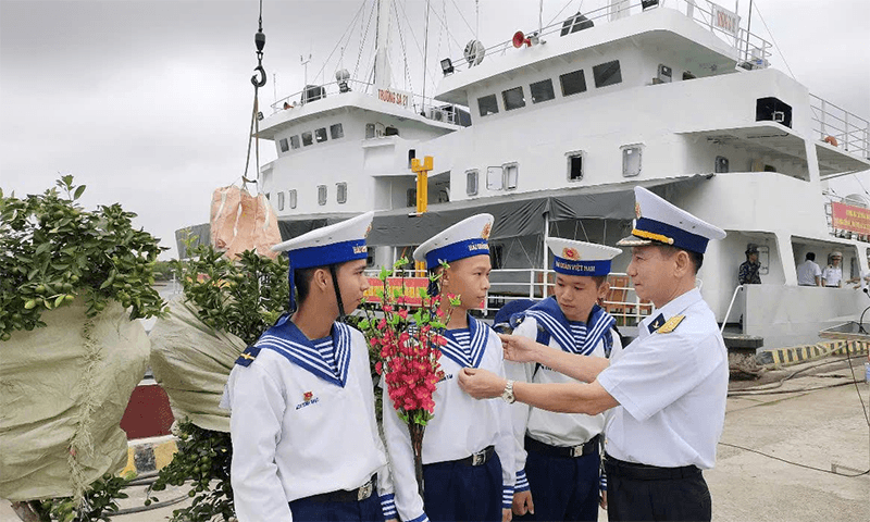 Mang mùa Xuân ra "pháo đài canh biển"