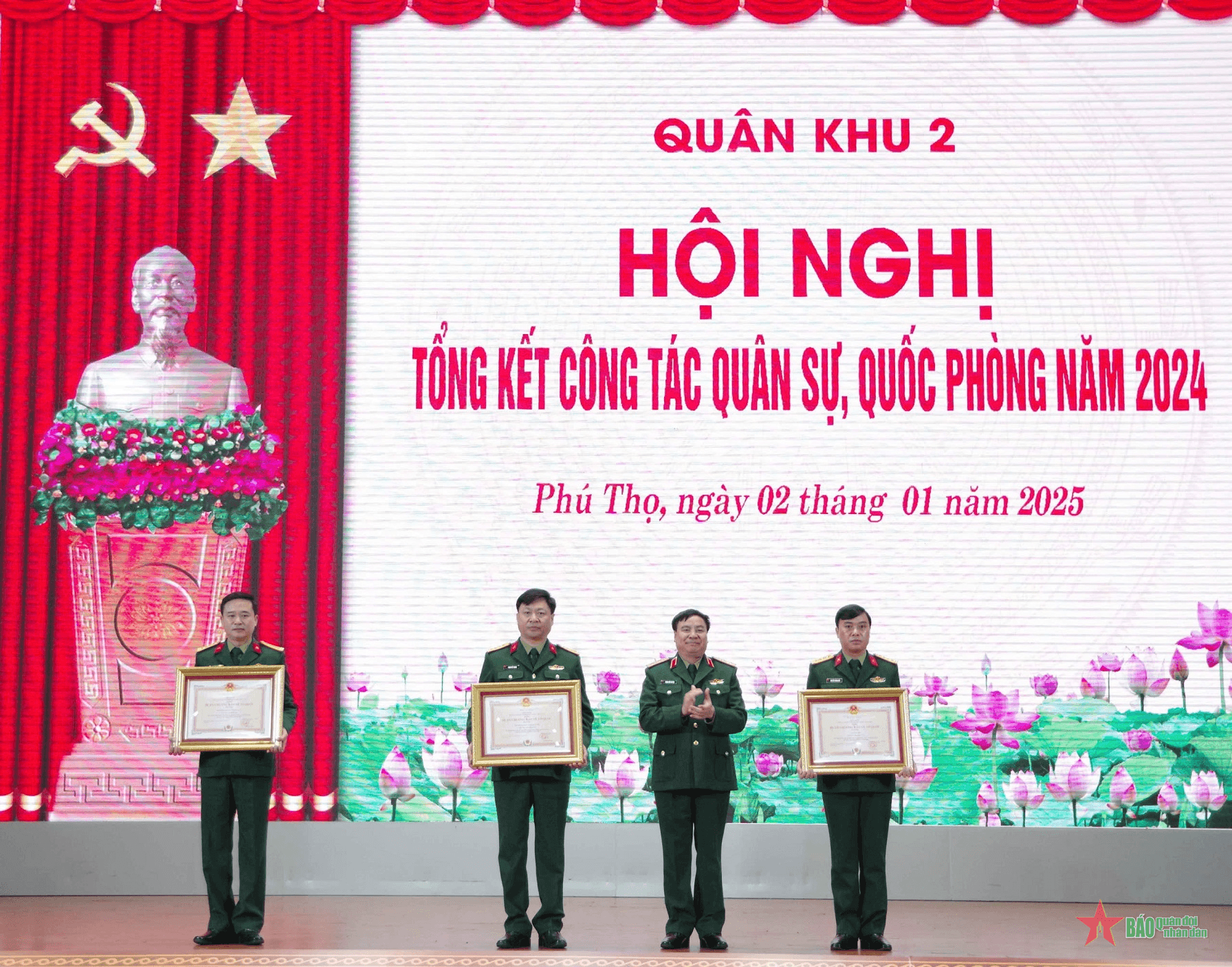 Sư đoàn 316 (Quân khu 2) và Bộ CHQS các tỉnh Lào Cai, Yên Bái đón nhận Huân chương Bảo vệ Tổ quốc hạng Ba
