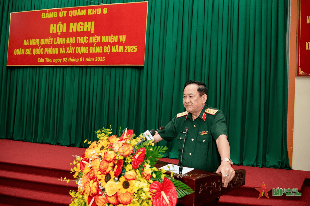 Thượng tướng Võ Minh Lương chỉ đạo Hội nghị Đảng ủy Quân khu 9