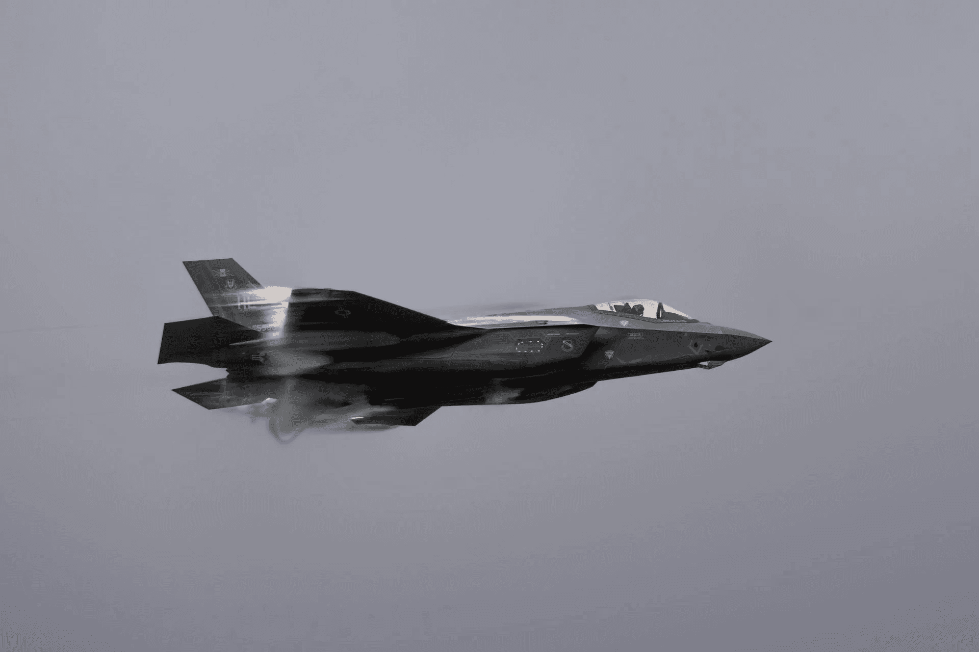 Quân sự thế giới hôm nay (5-1): Czech đẩy nhanh quá trình tích hợp máy bay chiến đấu F-35A, Saudi Arabia mua ngư lôi hạng nhẹ MK 54
