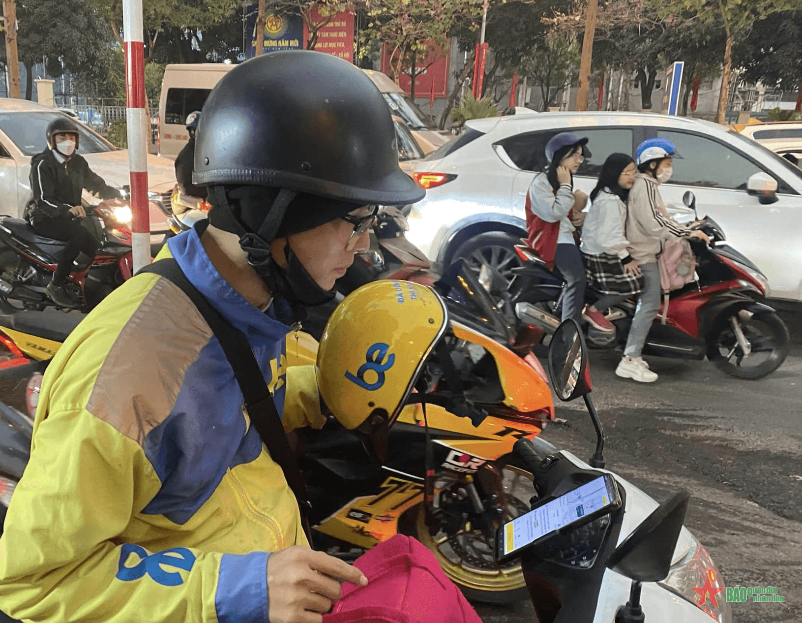 Xe ôm công nghệ: Lối thoát cho lao động tự do trong thời đại số