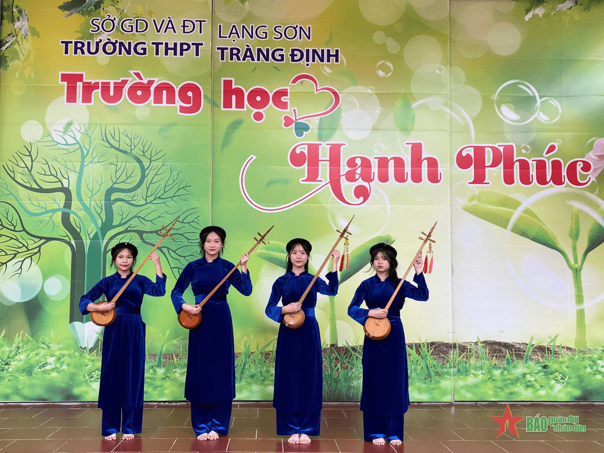 Lan tỏa phong trào hát then trong trường học