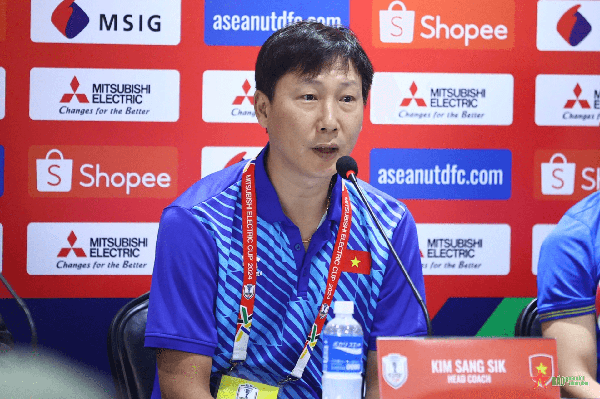 HLV Kim Sang-sik: “Đội tuyển Việt Nam đến Thái Lan để nâng cúp vô địch”