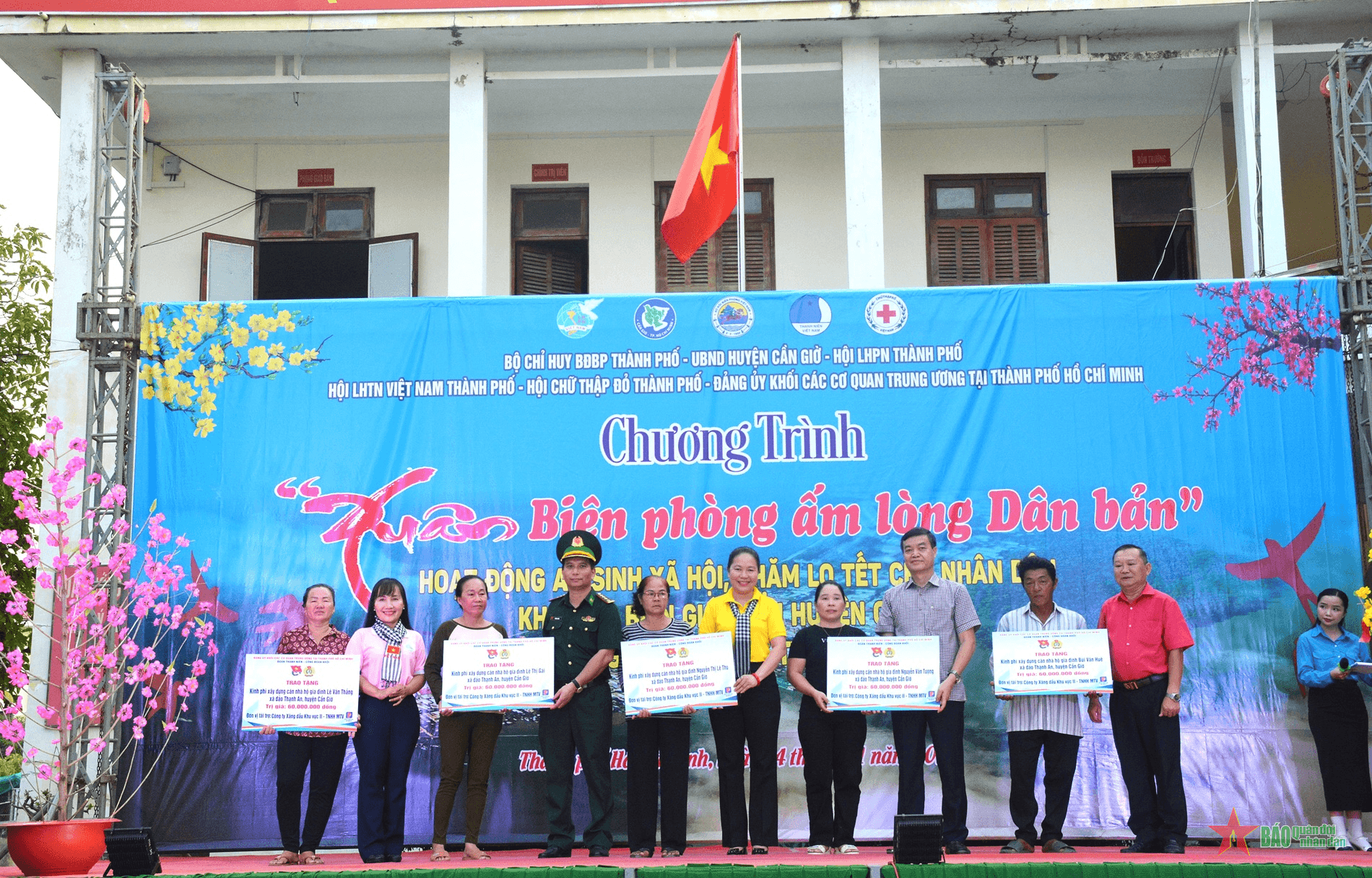 Ấm áp tình quân dân nơi xã đảo Thạnh An
