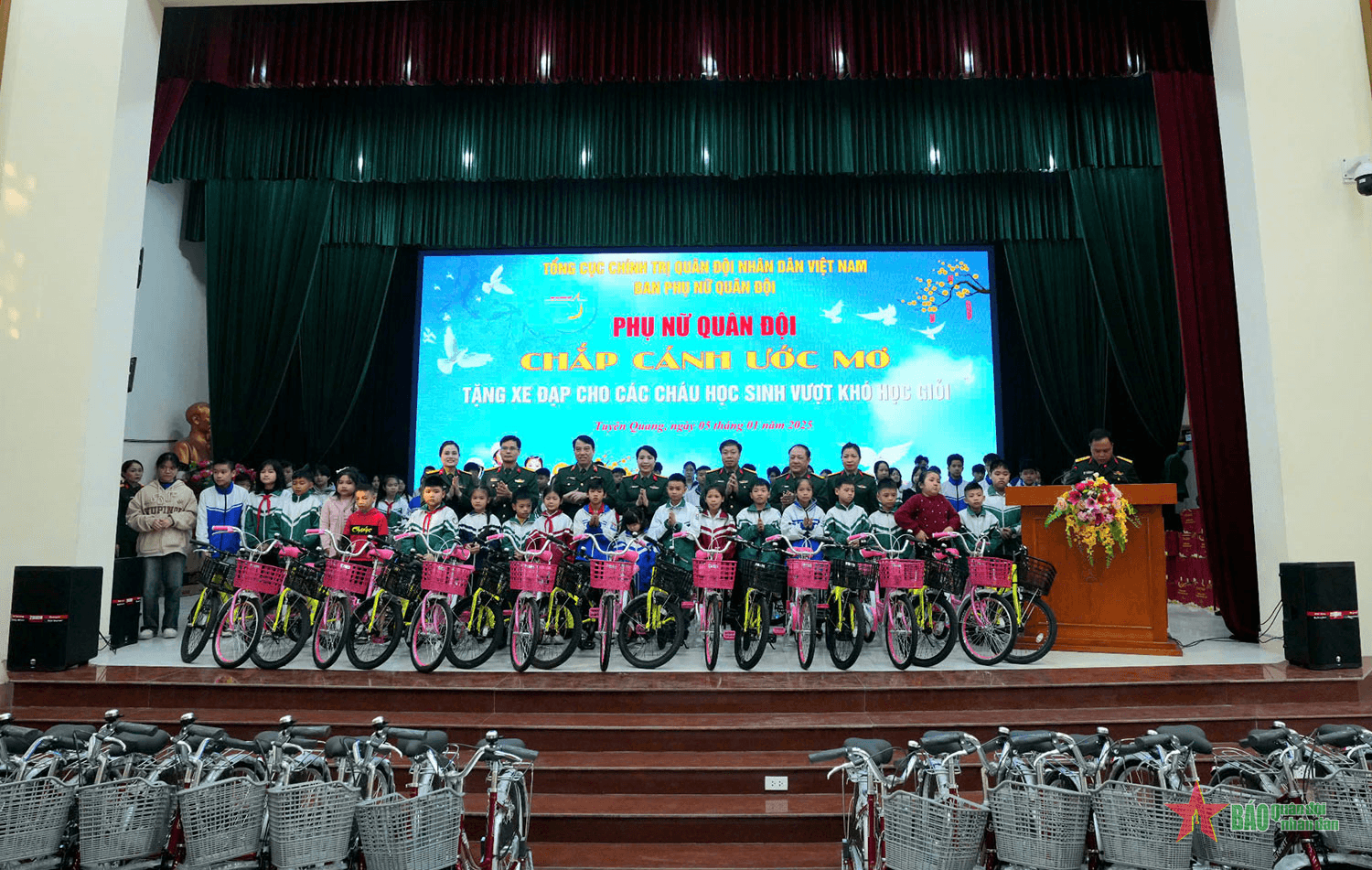 Chương trình “Phụ nữ Quân đội chắp cánh ước mơ” tại Tuyên Quang