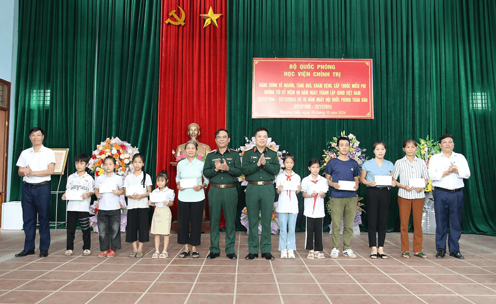 Những chuyến đi ấm tình quân dân
