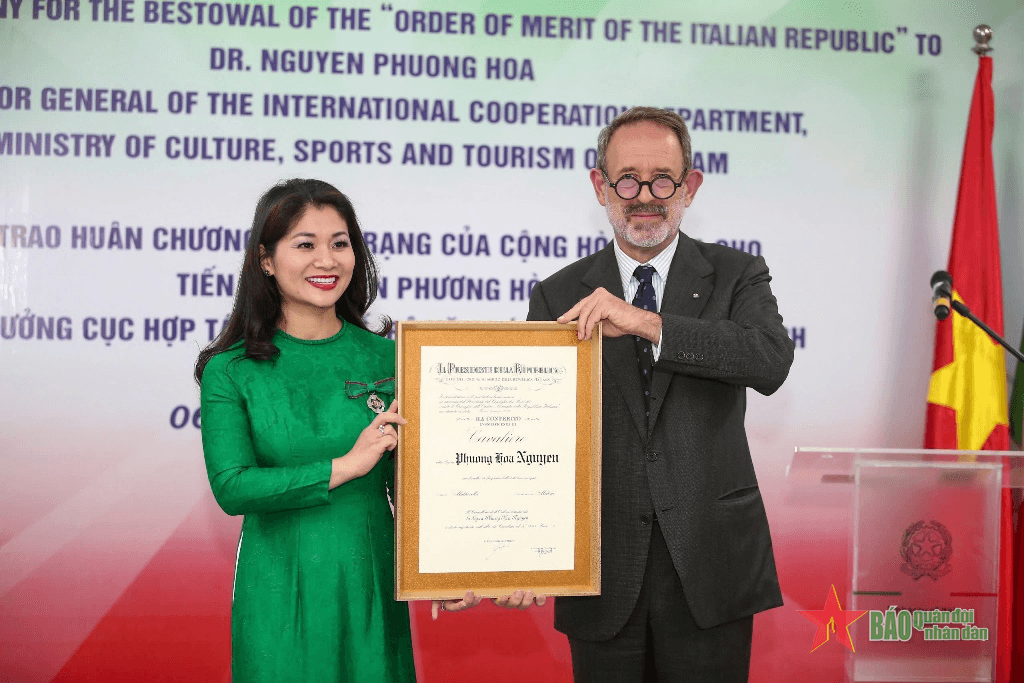 Thêm một người Việt Nam nhận Huân chương Công trạng của Italy