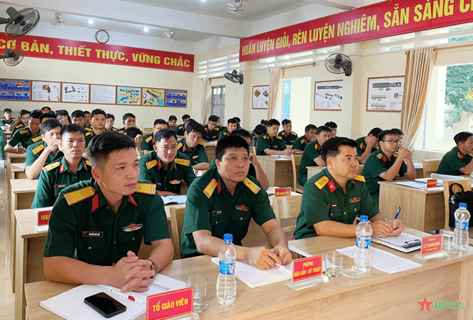 Lữ đoàn Phòng không 77 (Quân khu 7) tập huấn cán bộ giai đoạn 1 năm 2025