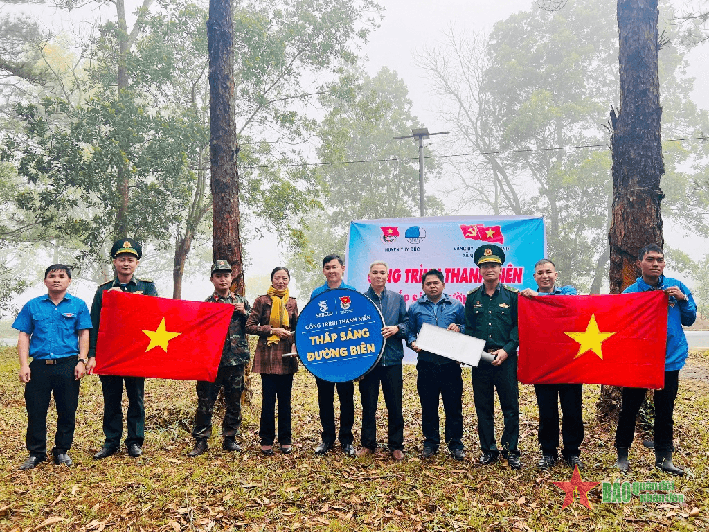 Bàn giao Công trình thanh niên “Thắp sáng đường biên” tại huyện Tuy Đức (Đắk Nông)