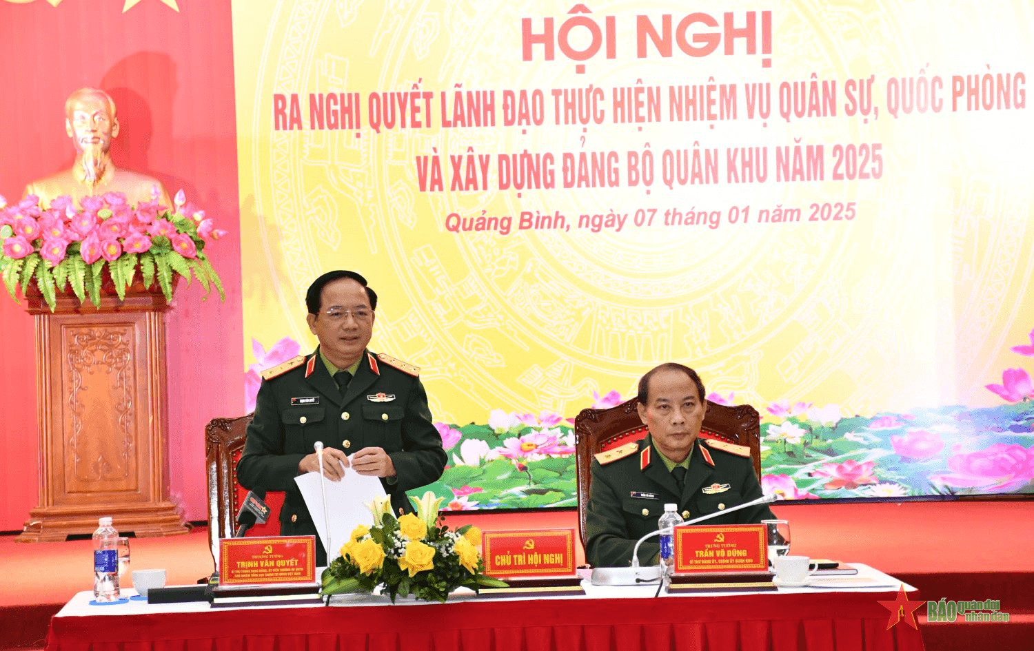 Thượng tướng Trịnh Văn Quyết dự, chỉ đạo Hội nghị Đảng ủy Quân khu 4