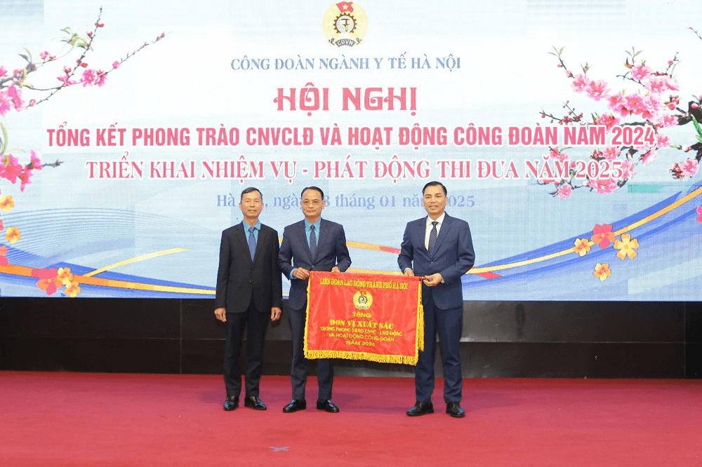 Công đoàn ngành Y tế Hà Nội khen thưởng 114 tập thể và 68 cá nhân