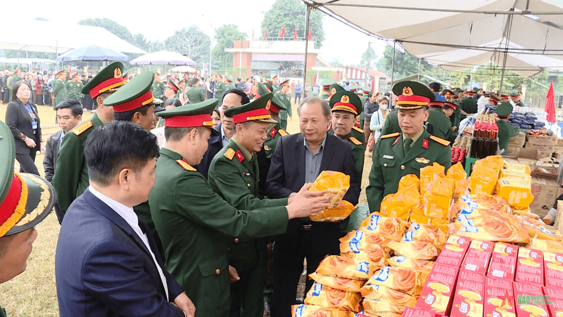 “Phiên chợ 0 đồng” ấm áp tình quân dân của Cục Kỹ thuật Binh chủng, Tổng cục Kỹ thuật