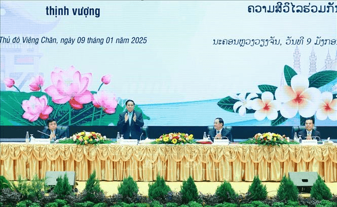 Thủ tướng Phạm Minh Chính và Thủ tướng Lào đồng chủ trì Hội nghị hợp tác đầu tư Việt Nam - Lào