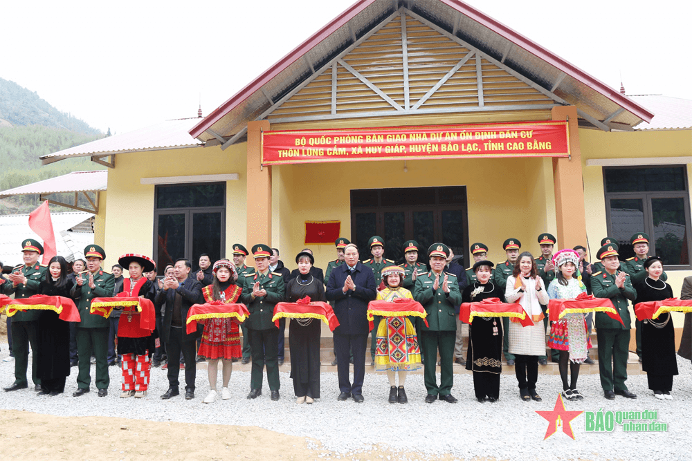 Bộ Quốc phòng: Khánh thành, bàn giao dự án ổn định dân cư ở Cao Bằng
