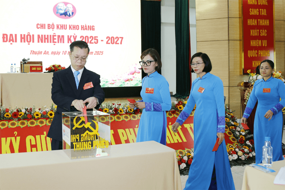 Đảng ủy Quân cảng Sài Gòn chỉ đạo đại hội chi bộ làm trước