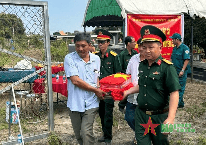 Di dời hài cốt liệt sĩ Hồ Văn Nguội về nghĩa trang liệt sĩ huyện Củ Chi