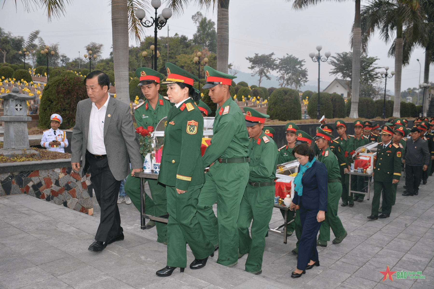 Tỉnh Điện Biên đón nhận và truy điệu 8 hài cốt liệt sĩ