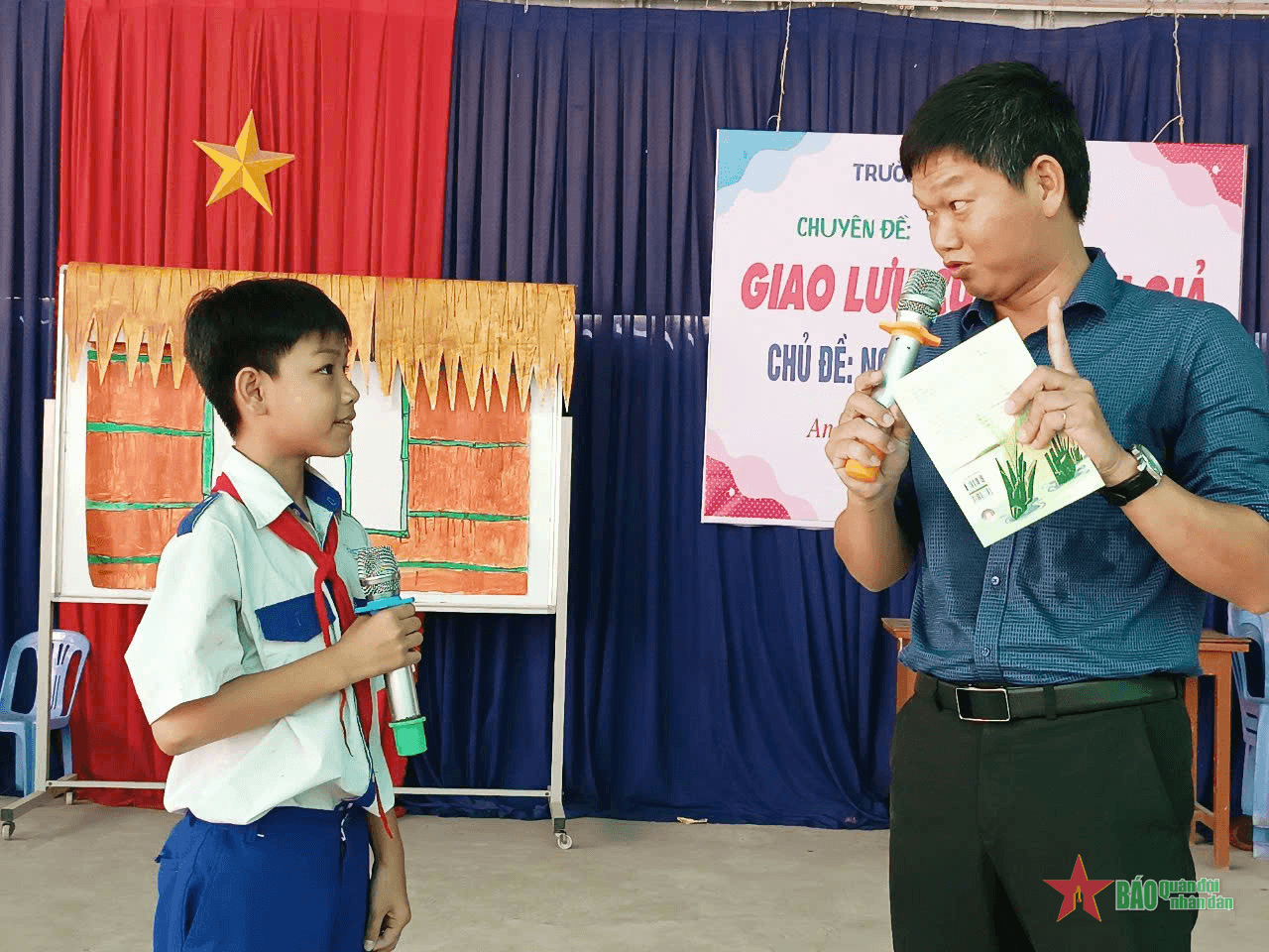 "Sứ giả" văn hóa đọc bên dòng Vàm Nao