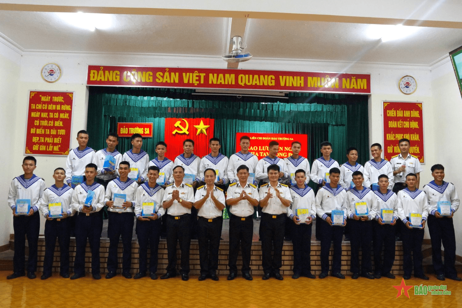 Tuyên dương quân nhân hoàn thành nghĩa vụ quân sự tại quần đảo Trường Sa