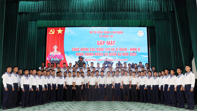 Lữ đoàn 101 gặp mặt hạ sĩ quan, chiến sĩ hoàn thành nghĩa vụ quân sự năm 2025