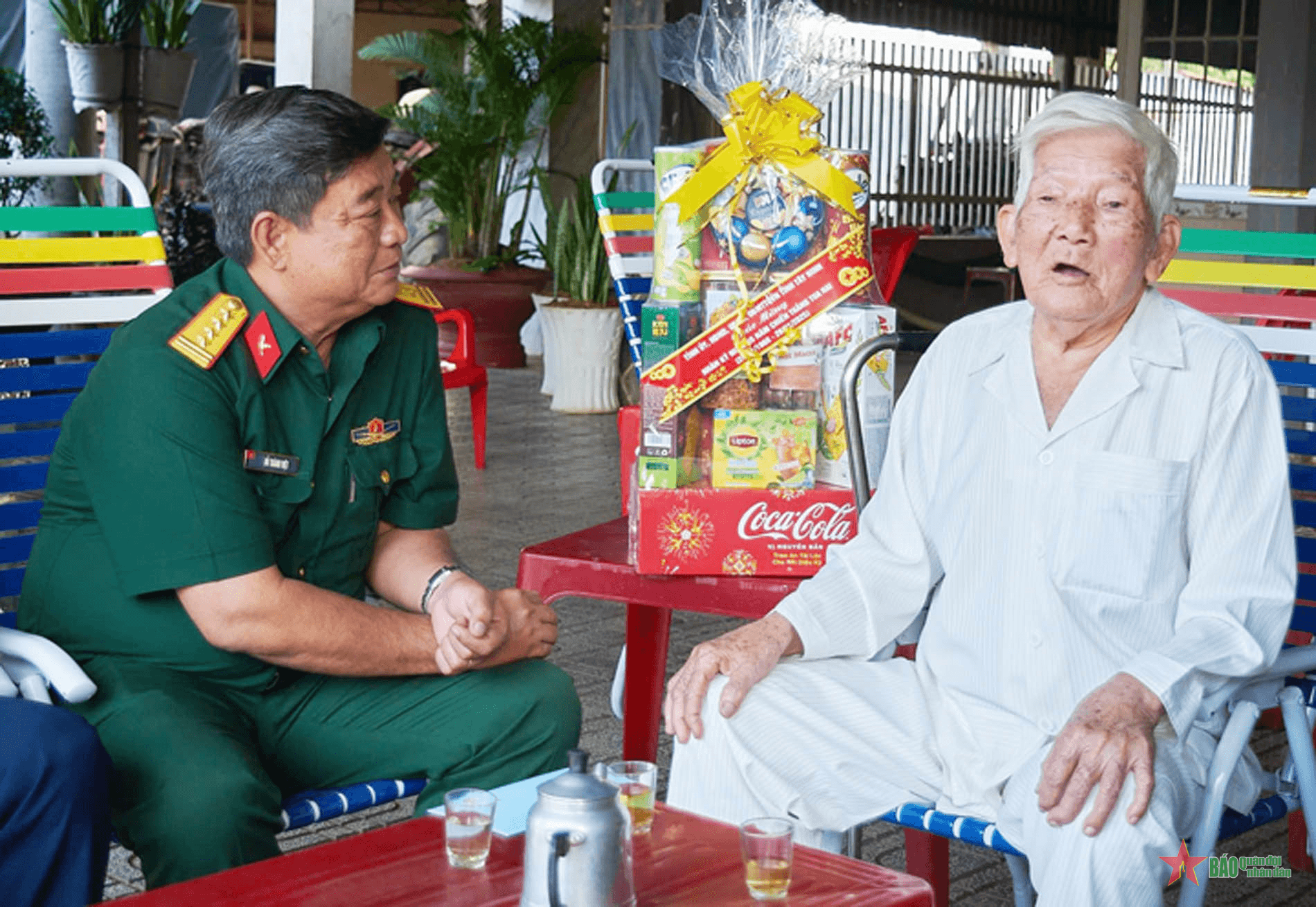 Tây Ninh: Thăm, tặng quà nhân chứng lịch sử tham gia trận đánh Tua Hai